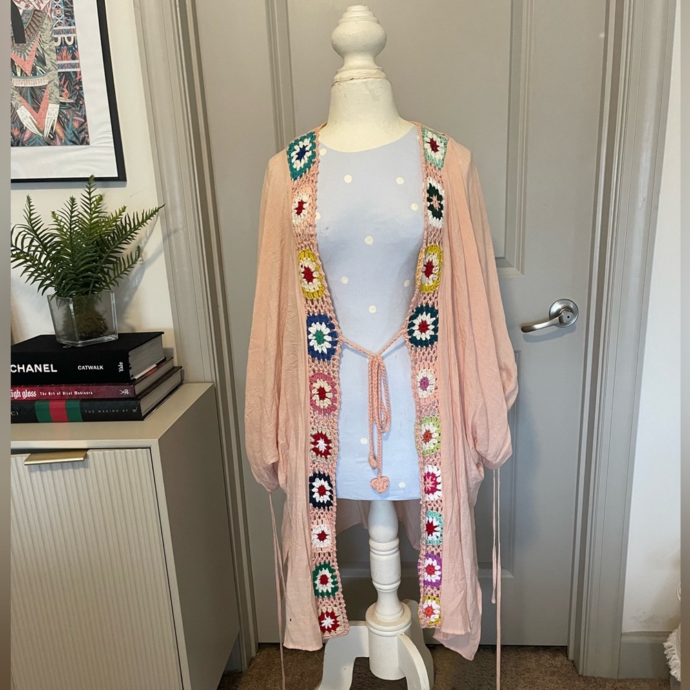 NWOT Retro Crochet Kimono, size M.